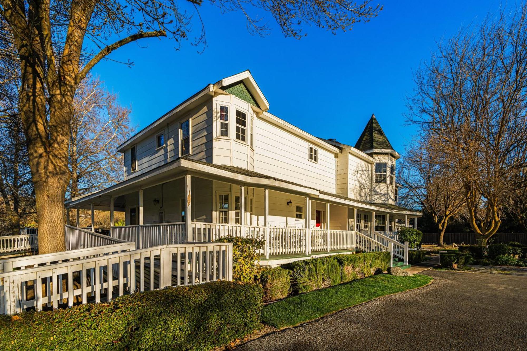 Victorian Manor In Paso Robles Wine Country Pool Hot Tub Firepit Tennis Court Sleeps 28 ภายนอก รูปภาพ