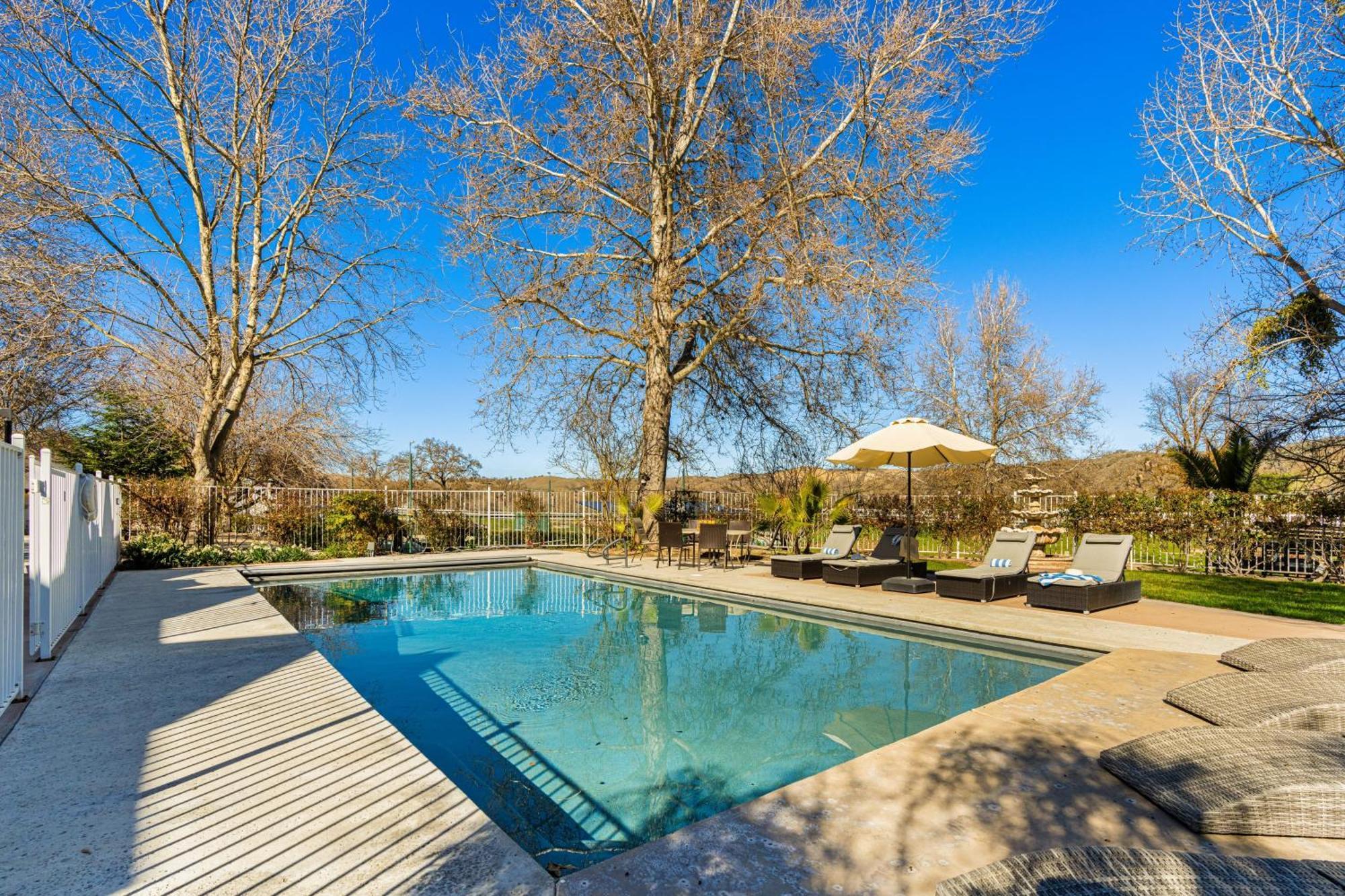 Victorian Manor In Paso Robles Wine Country Pool Hot Tub Firepit Tennis Court Sleeps 28 ภายนอก รูปภาพ