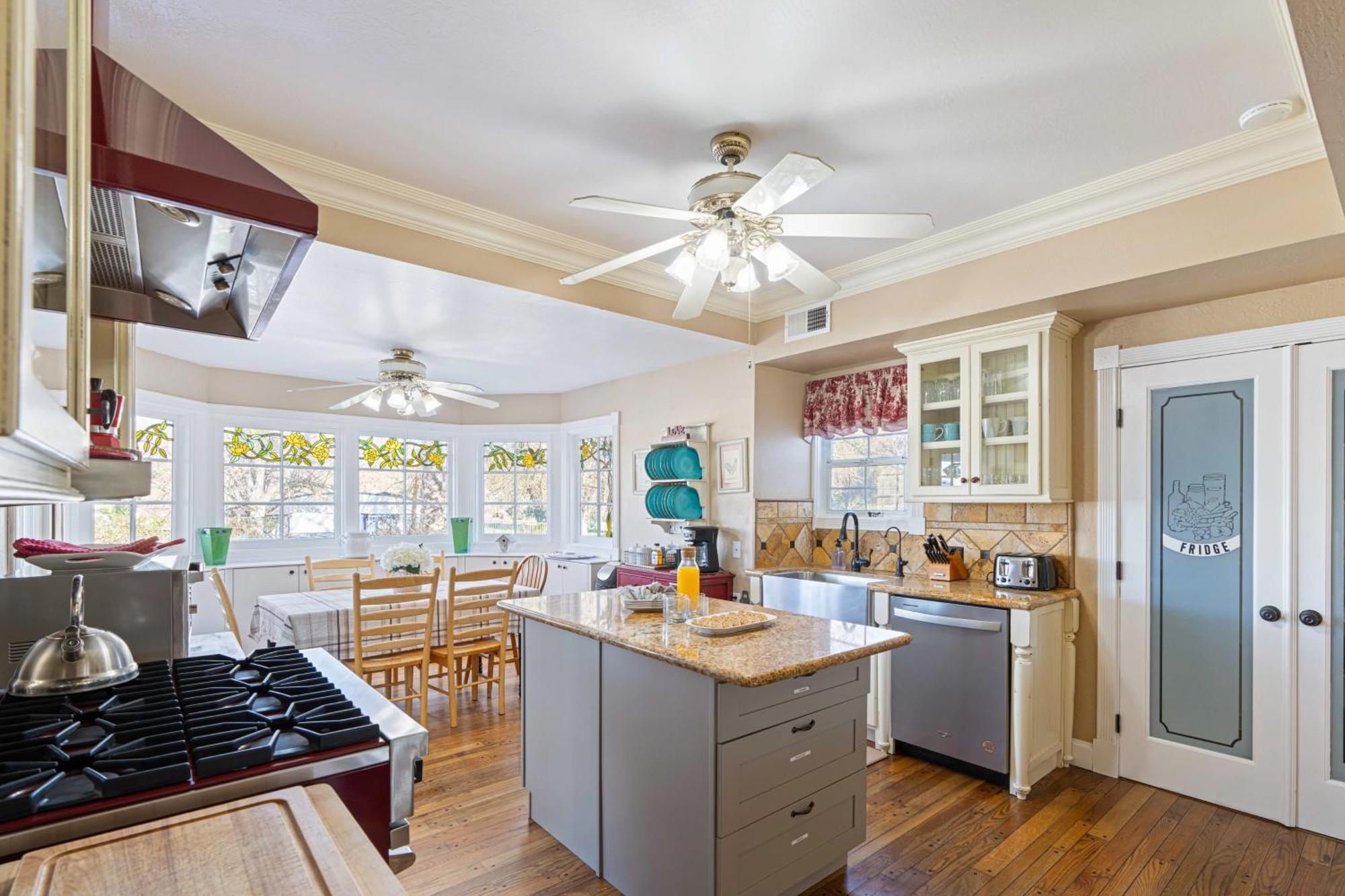 Victorian Manor In Paso Robles Wine Country Pool Hot Tub Firepit Tennis Court Sleeps 28 ภายนอก รูปภาพ