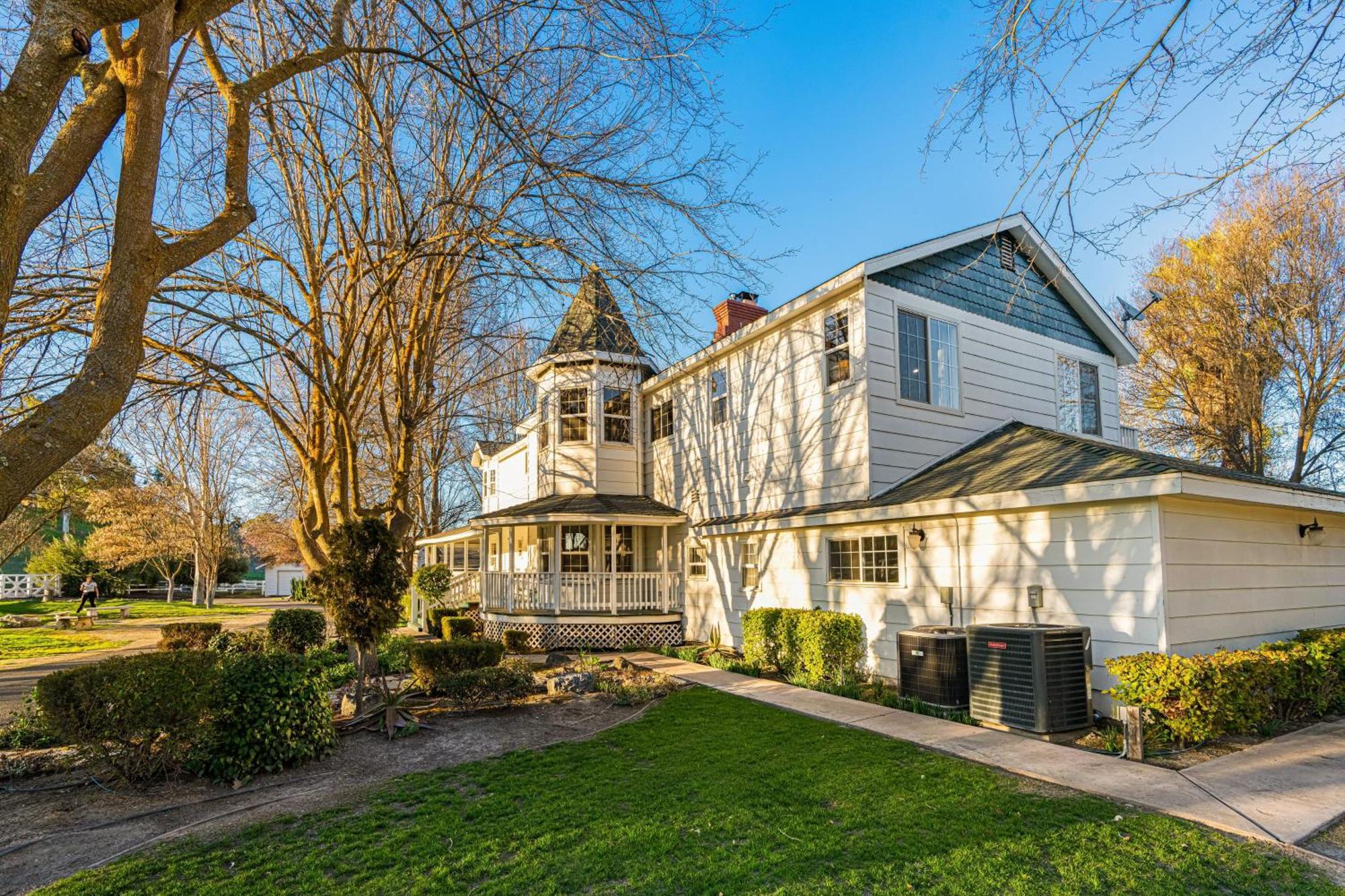 Victorian Manor In Paso Robles Wine Country Pool Hot Tub Firepit Tennis Court Sleeps 28 ภายนอก รูปภาพ
